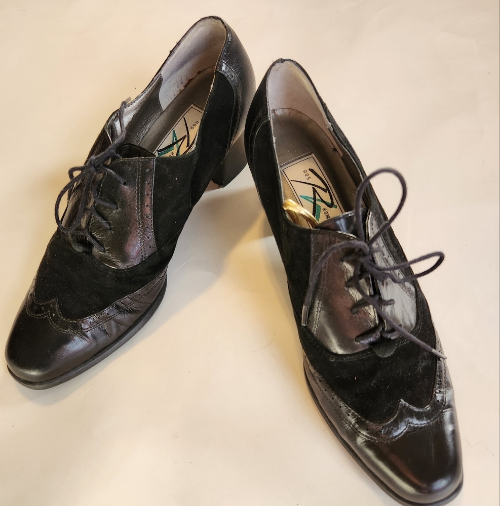 8 90s y2k black heeled loafers, lace up black shoes, suede and leather